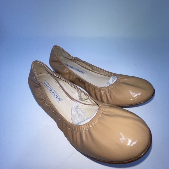 COPY - Vera Wang Lavender Lillian Ballet Flats Tan Size 6.5 - Picture 1 of 6